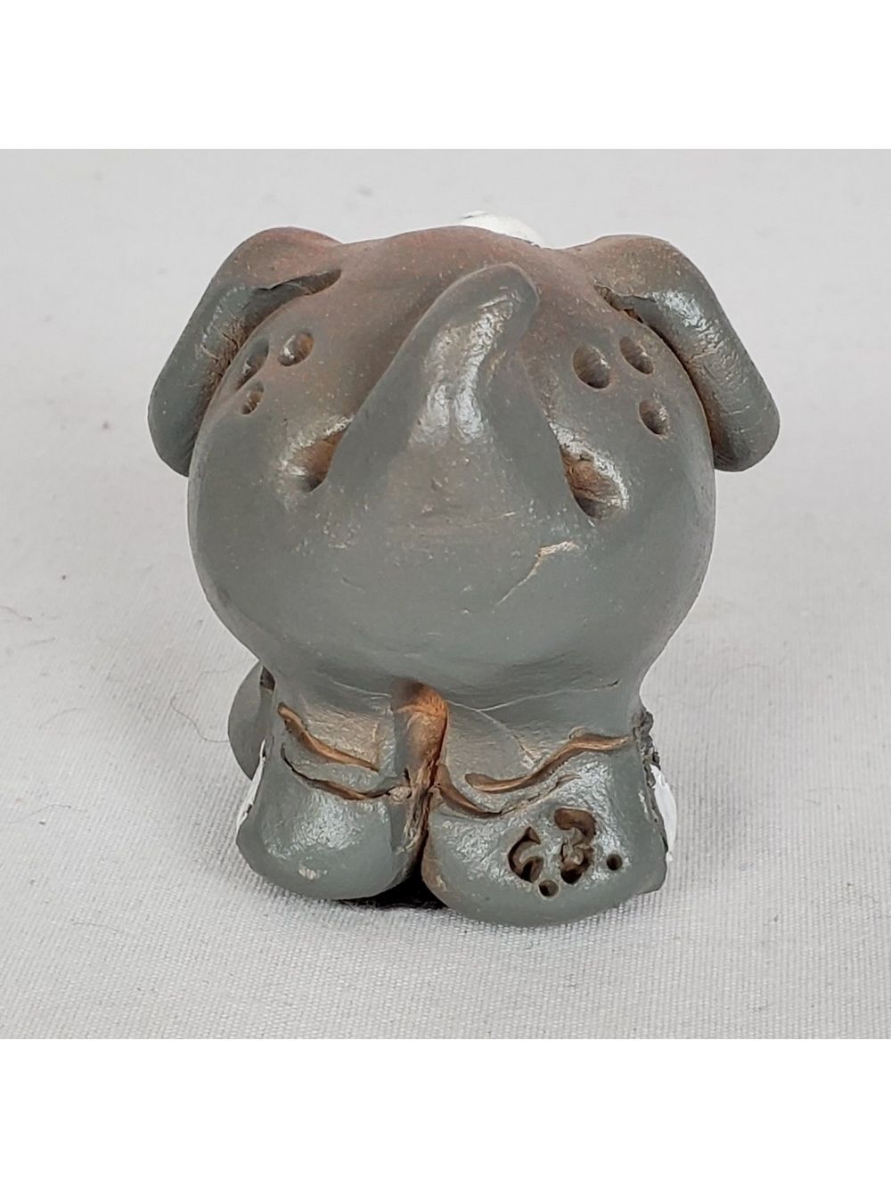 VTG signed Chubby hand molded tiny silly Elephant figurine - Picture 5 of 11